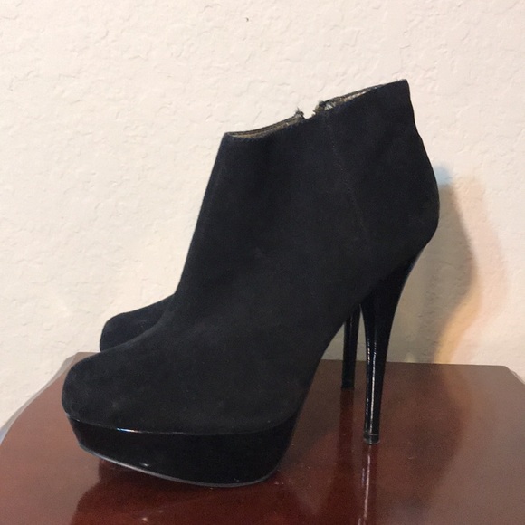 Black high heeled boots - Picture 2 of 12